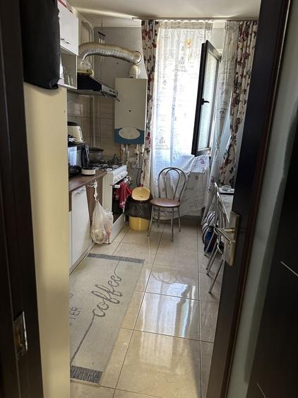 Apartament cu 2 camere decomandat în Roșu