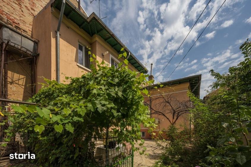 Casă cu 7 camere cu Teren 459 Mp în Iancului