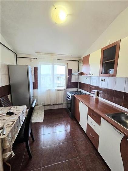 Apartament cu 2 camere semidecomandat în Km 4-5