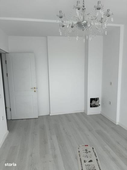 Apartament cu 4 camere decomandat în Exterior Vest
