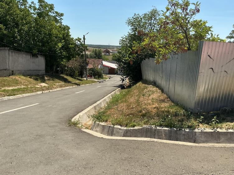 Casă individuală cu 3 camere cu Teren 3300 Mp în Central