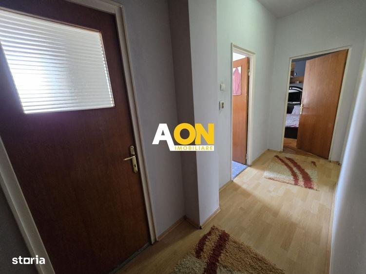 Apartament cu 4 camere decomandat în Cetate