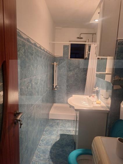 Apartament cu 3 camere semidecomandat, mobilat în Lugoj