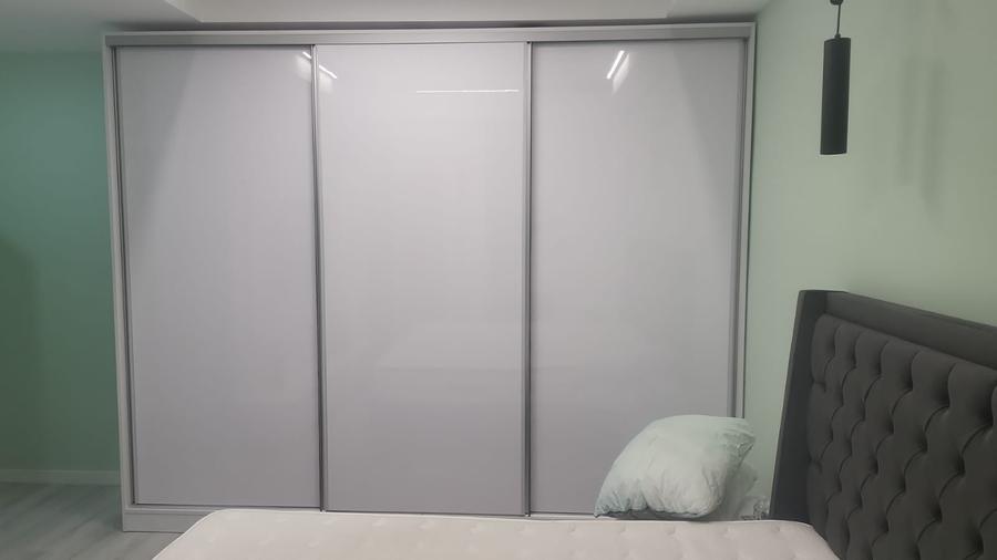 Apartament cu 3 camere decomandat în Ștefăneștii de Jos