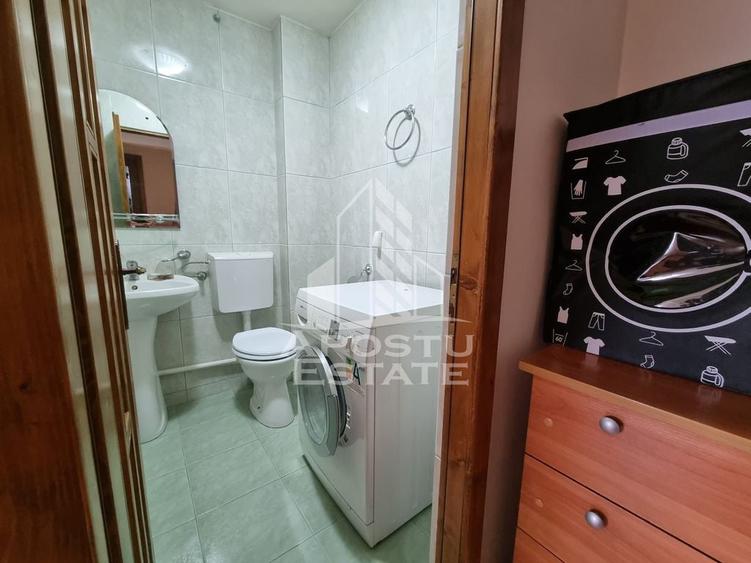 Apartament cu 3 camere decomandat, mobilat în Girocului