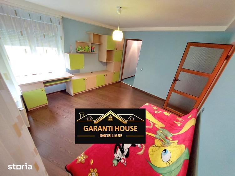 Casă cu 6 camere cu Teren 1500 Mp în Valea Borcutului