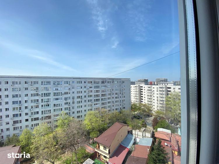 Apartament cu 3 camere semidecomandat, mobilat în Dristor