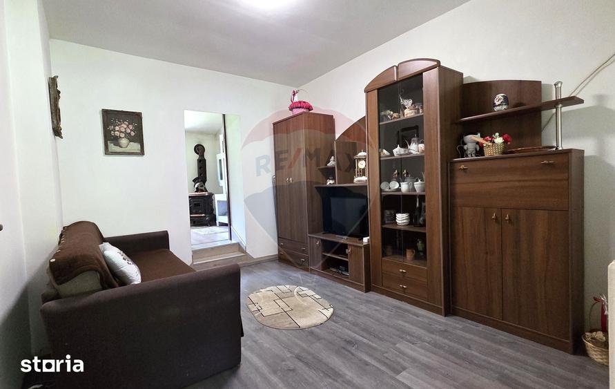 Casă cu 3 camere cu Teren 5800 Mp în Central