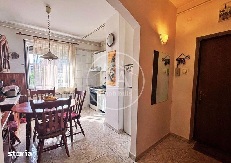Apartament cu 3 camere decomandat în Dacia