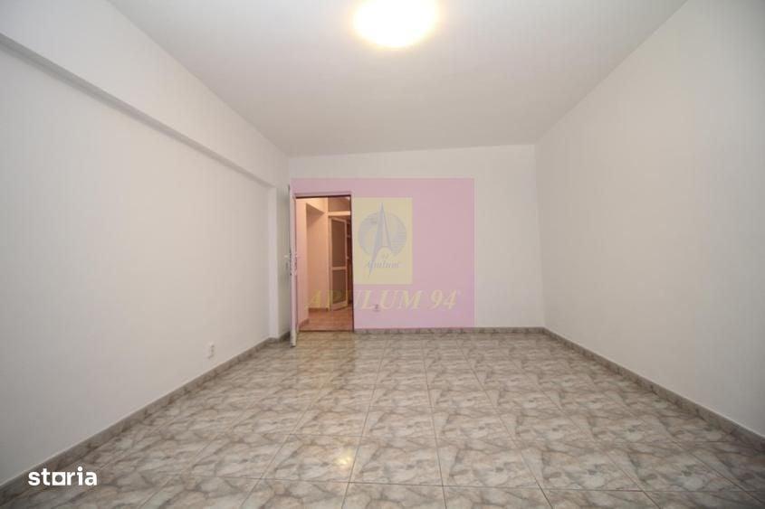 Apartament cu 3 camere decomandat în Decebal