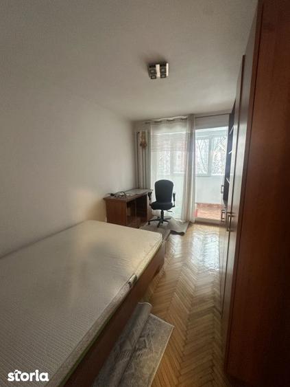 Apartament cu 3 camere, mobilat în Titan