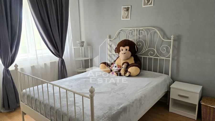 Apartament de vanzare cu 3 camere, decomandat,centrala proprie,Lipovei - 7