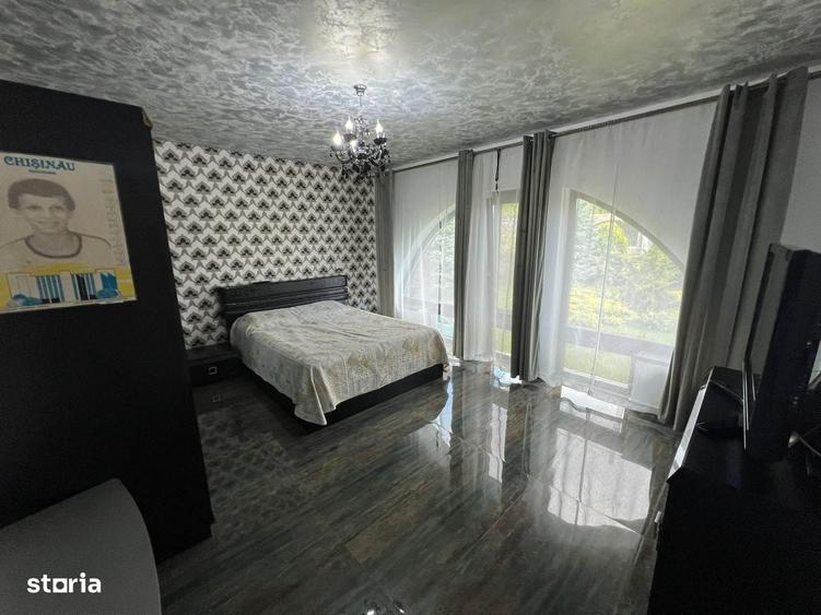 Casă cu 4 camere în Bucium