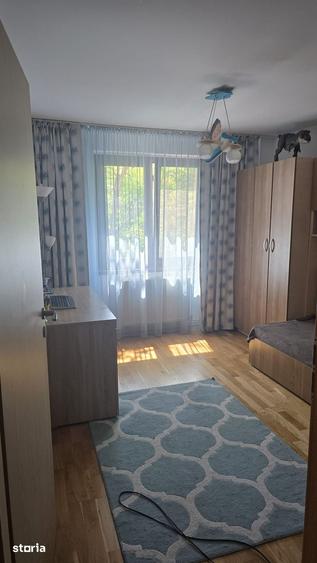 Apartament cu 4 camere în Crângași