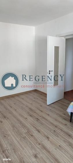 Apartament cu 3 camere semidecomandat în Giulești