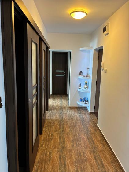 Apartament cu 2 camere decomandat în Aviației