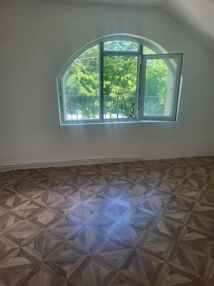 Casă cu 4 camere cu Teren 300 Mp în Năvodari