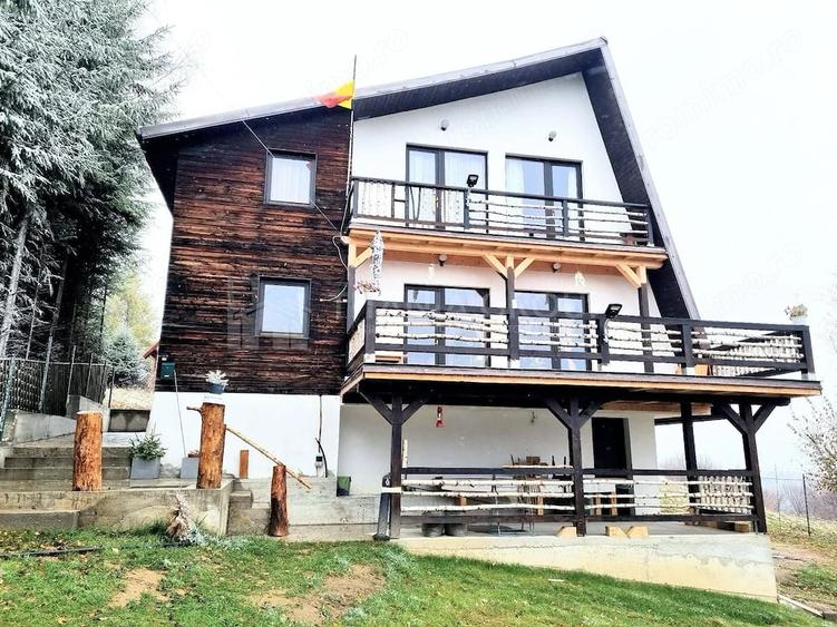 Casă cu 1 camere cu Teren 1480 Mp în Moieciu