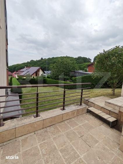 Casă cu 8 camere cu Teren 1000 Mp în Dârste
