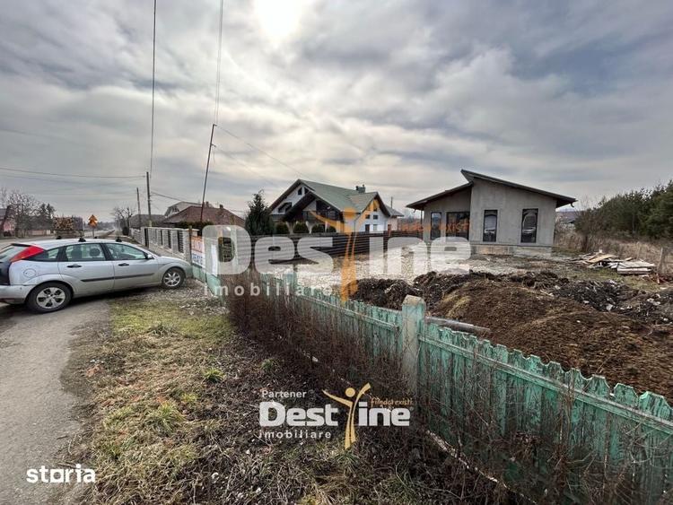 Casă cu 4 camere semidecomandat cu Teren 560 Mp în Central
