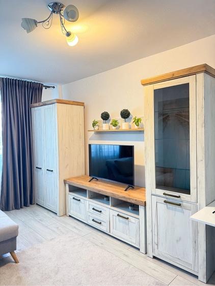 Apartament cu 2 camere decomandat în Calea București