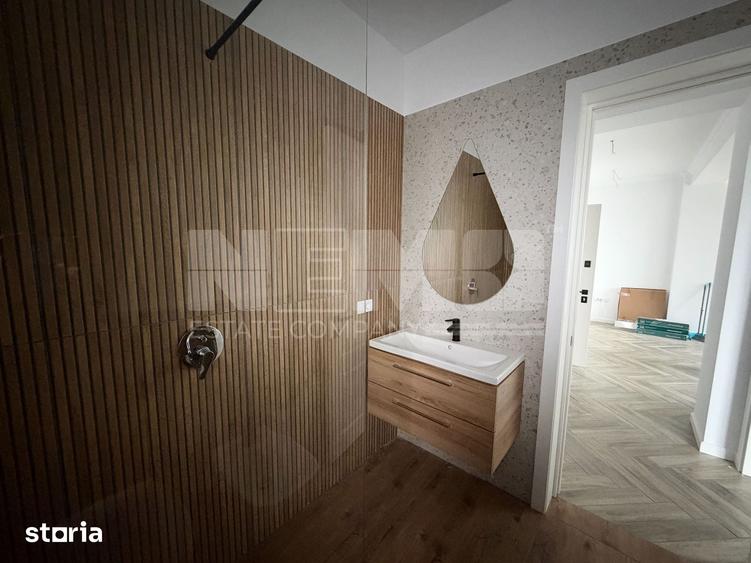 Apartament cu 3 camere semidecomandat în Central