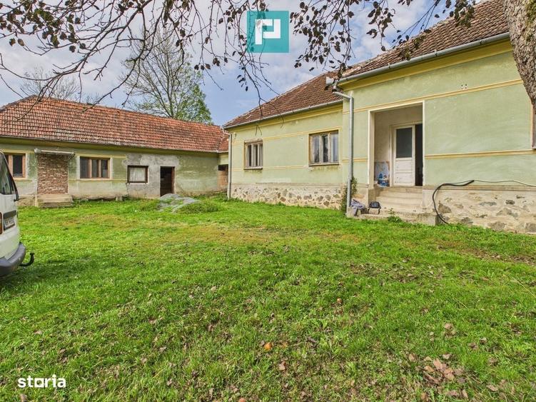 Casă cu 4 camere în Stejar