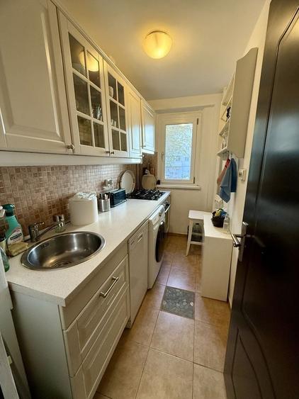 Apartament cu 2 camere decomandat, mobilat în Victoriei