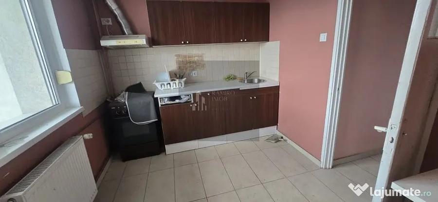 Apartament cu 2 camere semidecomandat în Giurgiului