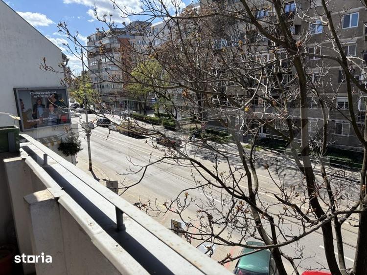 Apartament cu 3 camere decomandat în Central