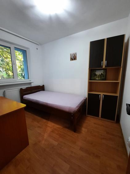 Apartament cu 3 camere decomandat în Tudor