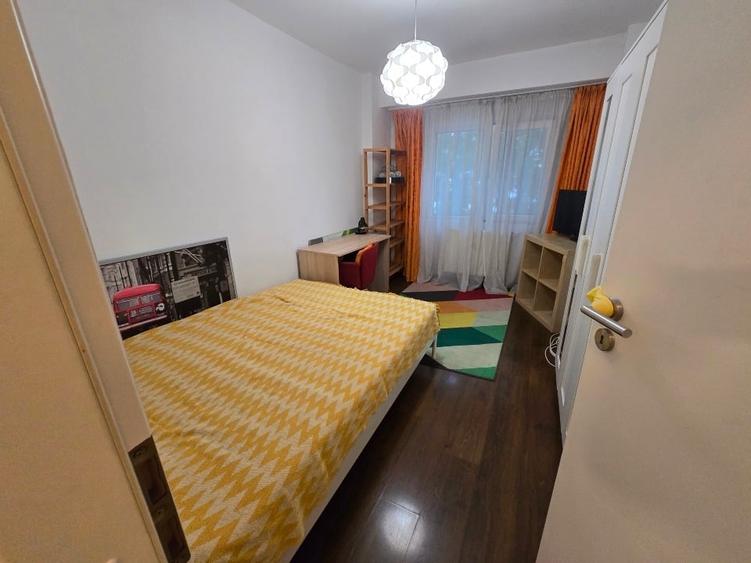 Apartament cu 3 camere decomandat, mobilat în Sebastian