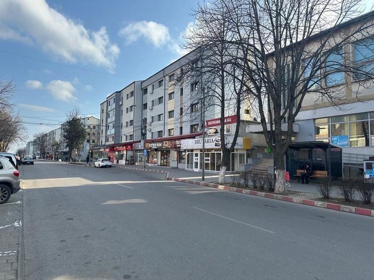 Spațiu comercial, de 200 mp, în Central