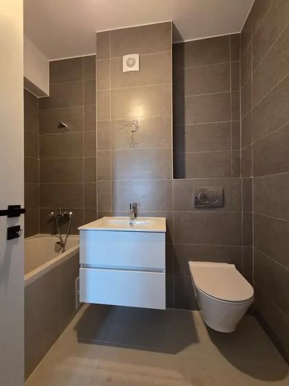 Apartament cu 4 camere decomandat în Theodor Pallady
