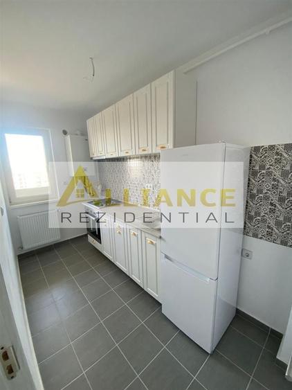 Apartament cu 3 camere decomandat în Berceni