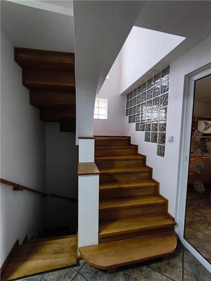 Casă individuală cu 4 camere cu Teren 400 Mp în Semicentral
