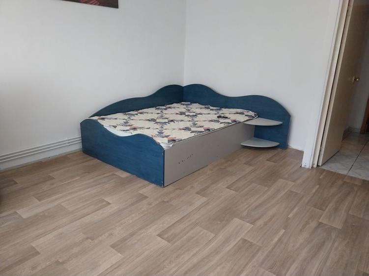 Garsonieră decomandată în Drumul Carului