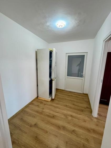 Apartament cu 2 camere decomandat în Podu Roș