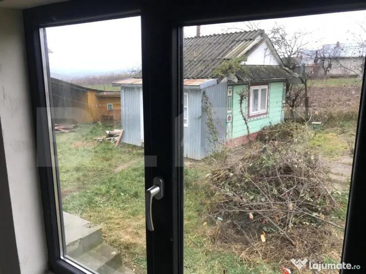 Casă cu 3 camere cu Teren 3400 Mp în Central