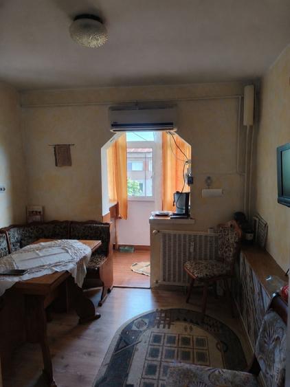 Apartament cu 3 camere decomandat, mobilat în Brazda lui Novac