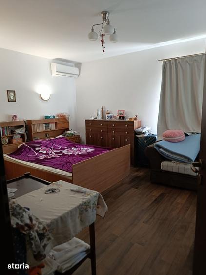 Casă cu 6 camere cu Teren 428 Mp în Central