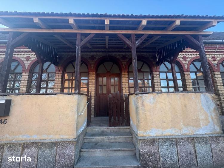 Casă cu Teren 7805 Mp în Belinț