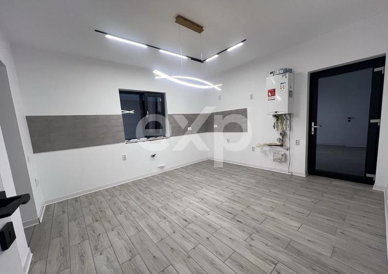 Casă individuală cu 4 camere cu Canalizare în Bradu