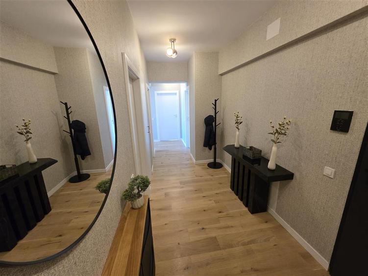 Apartament cu 4 camere decomandat, mobilat în Pipera