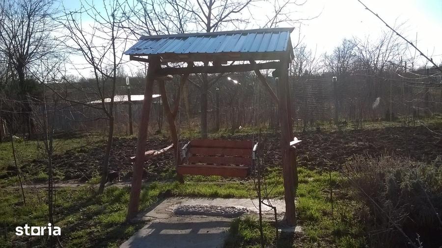 Casă cu 4 camere cu Teren 1020 Mp în Stănești