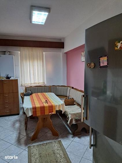 Apartament cu 4 camere decomandat în Lucian Blaga
