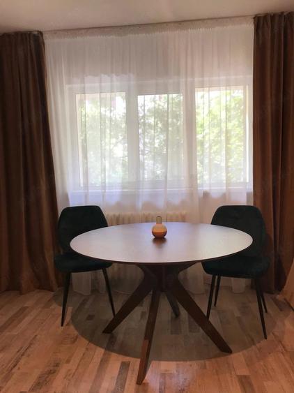 Apartament cu 2 camere decomandat în Muncii