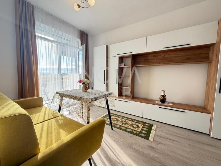 Apartament cu 2 camere semidecomandat, mobilat în Exterior Vest