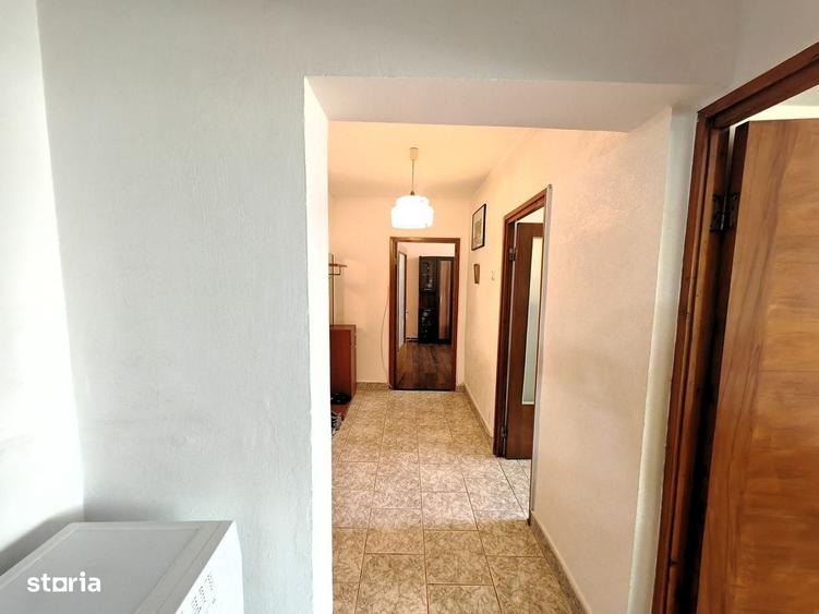 Apartament cu 2 camere decomandat în Banca Națională
