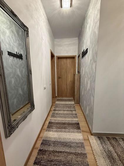 Apartament cu 3 camere decomandat în Exterior Vest